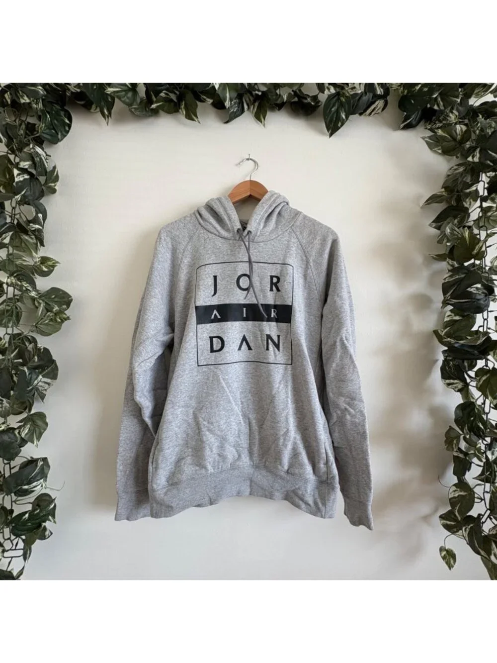 Jordan Athletic Pullover Graphic Hooded Sweatshirt Heathered Grey Men’s Size M